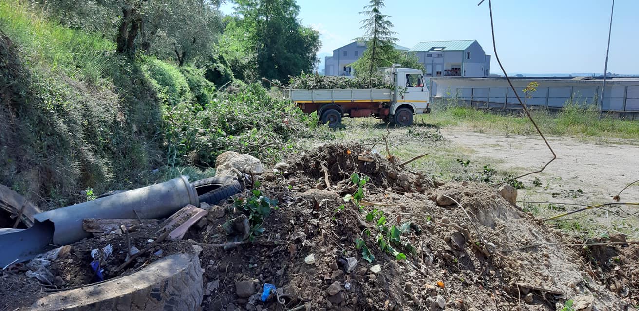 amelia discarica area ex cantiere stradale 