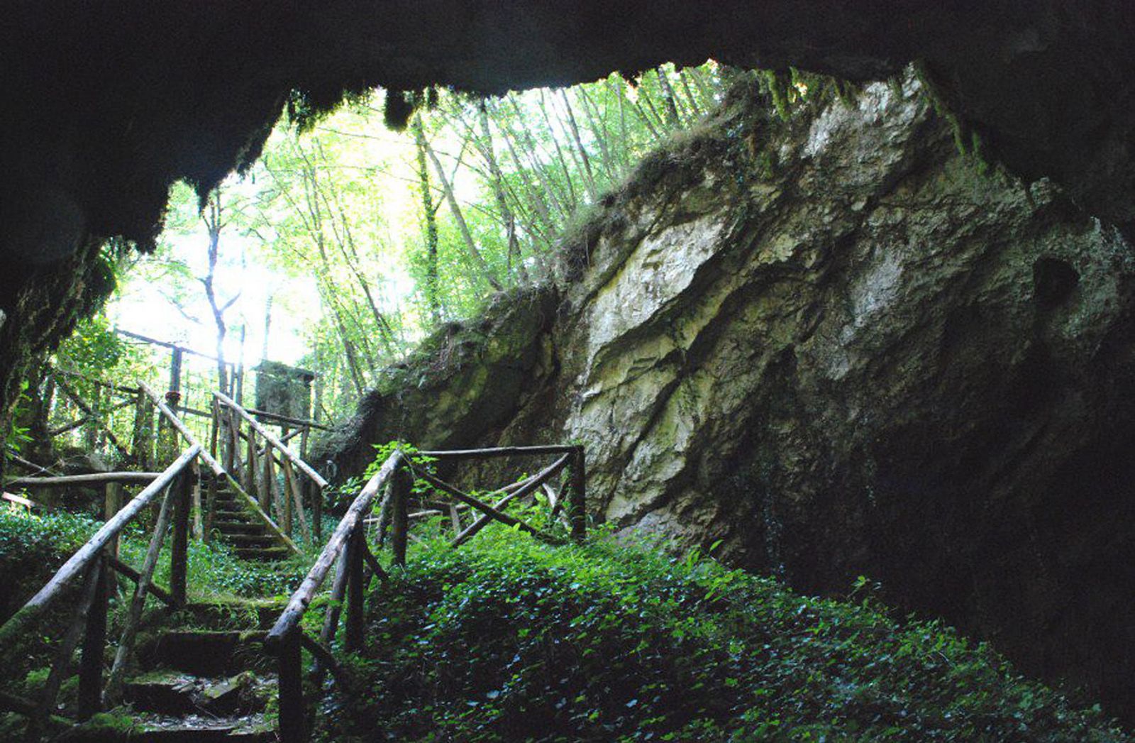 avigliano umbro grotta bella