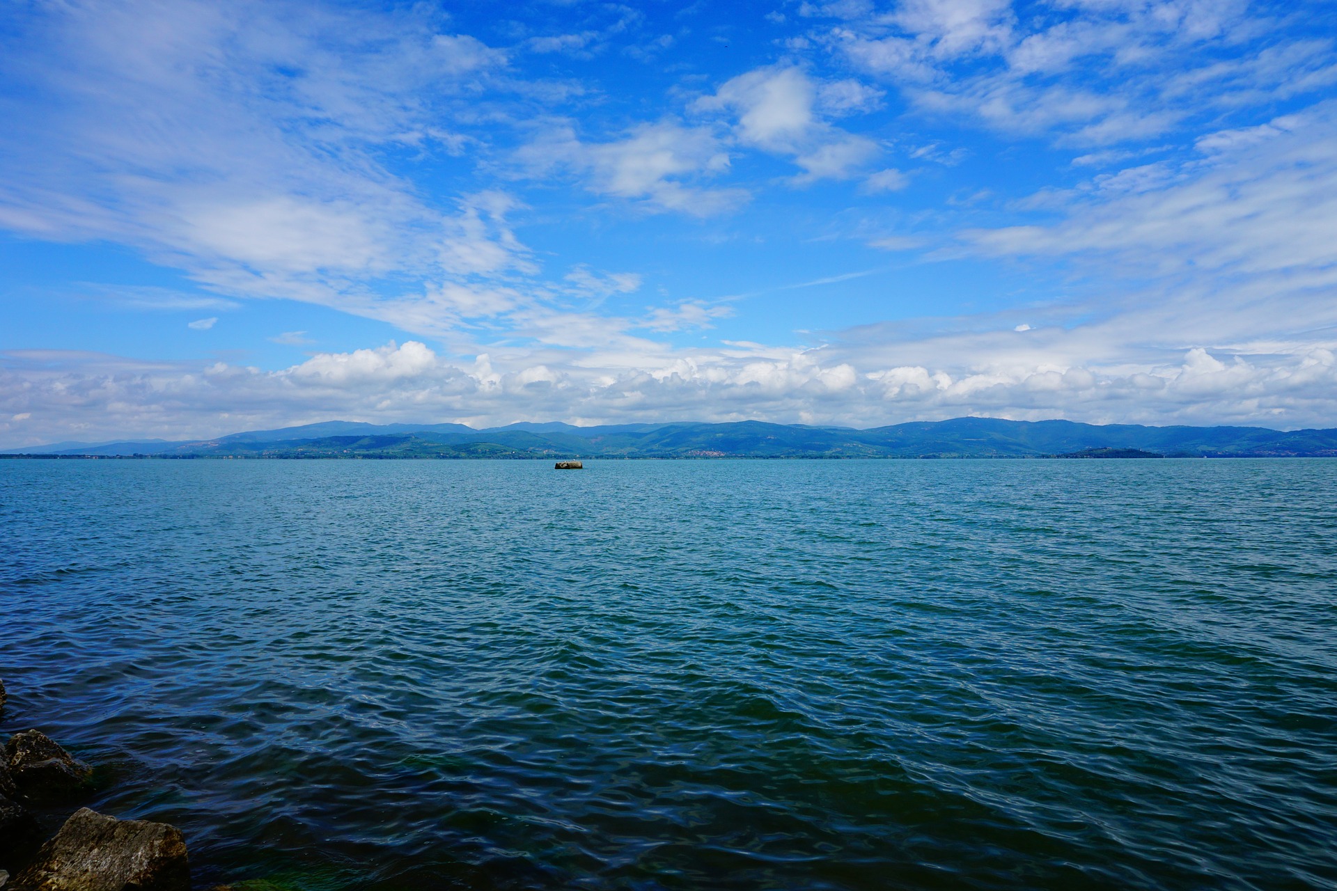 lake 1439667 1920