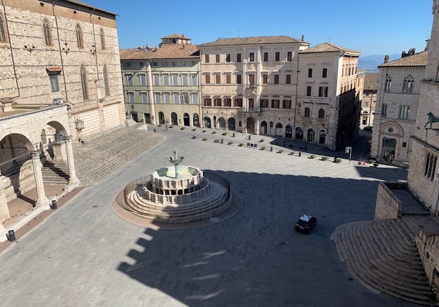 perugia piazza IV novembre il 16 marzo 2020