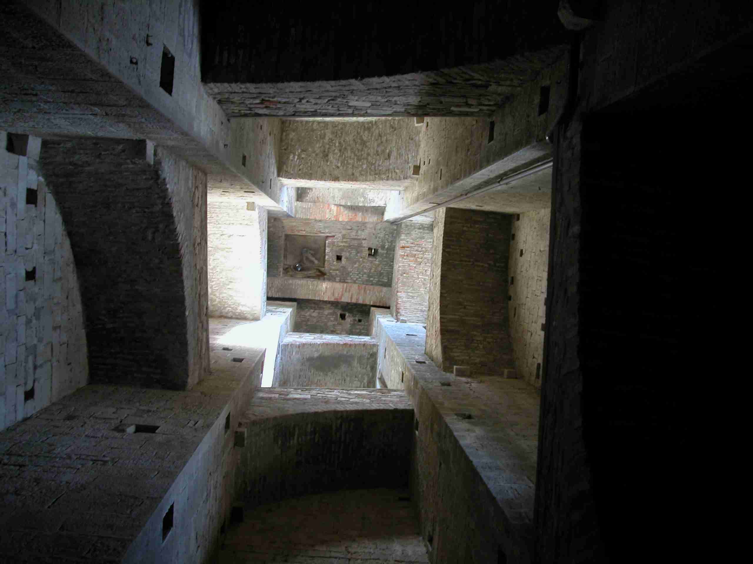 Campanile SanFortunato Todi Interno