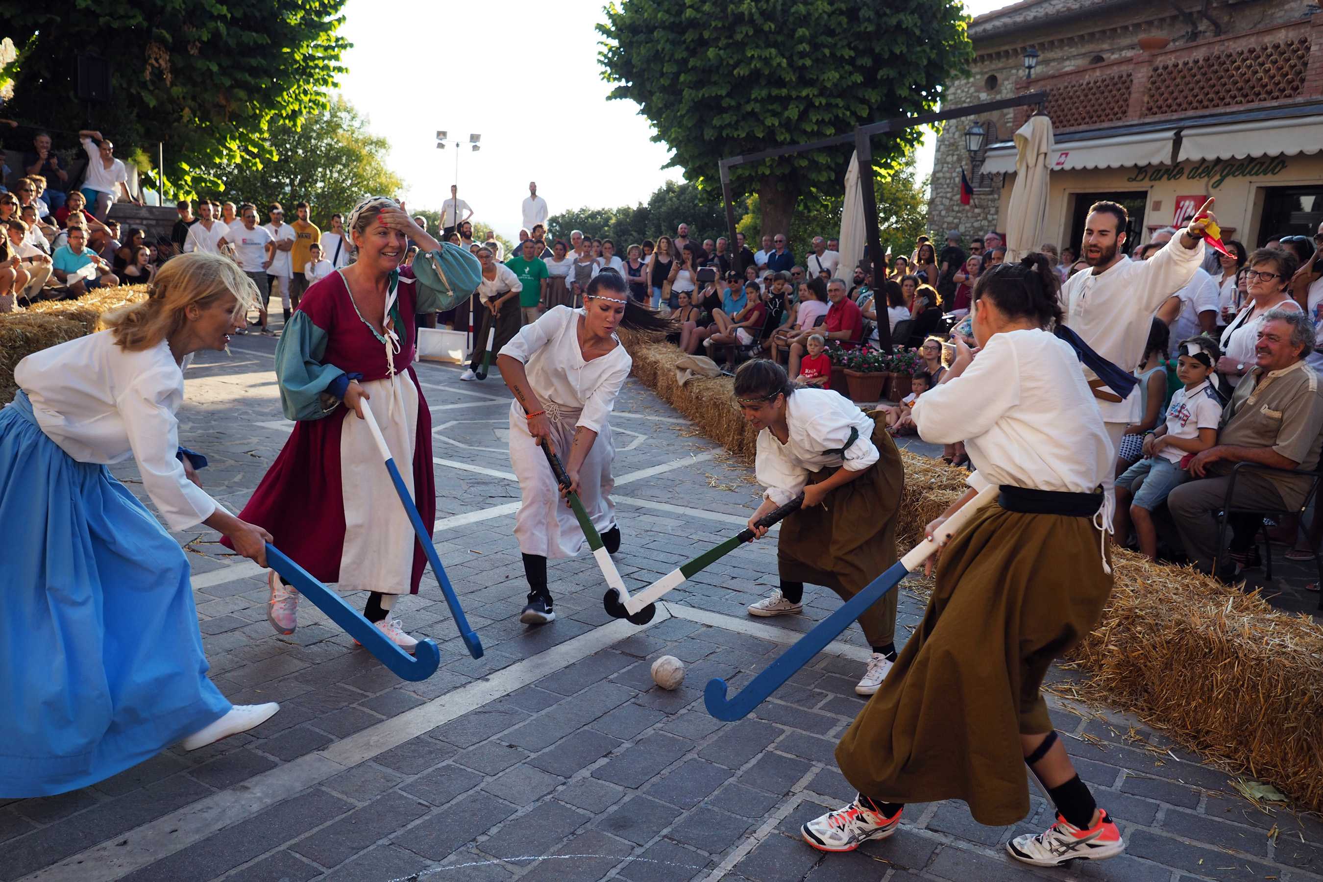 CorcianoFestival GiochiMedievali GiocoDellaPalla AA004747