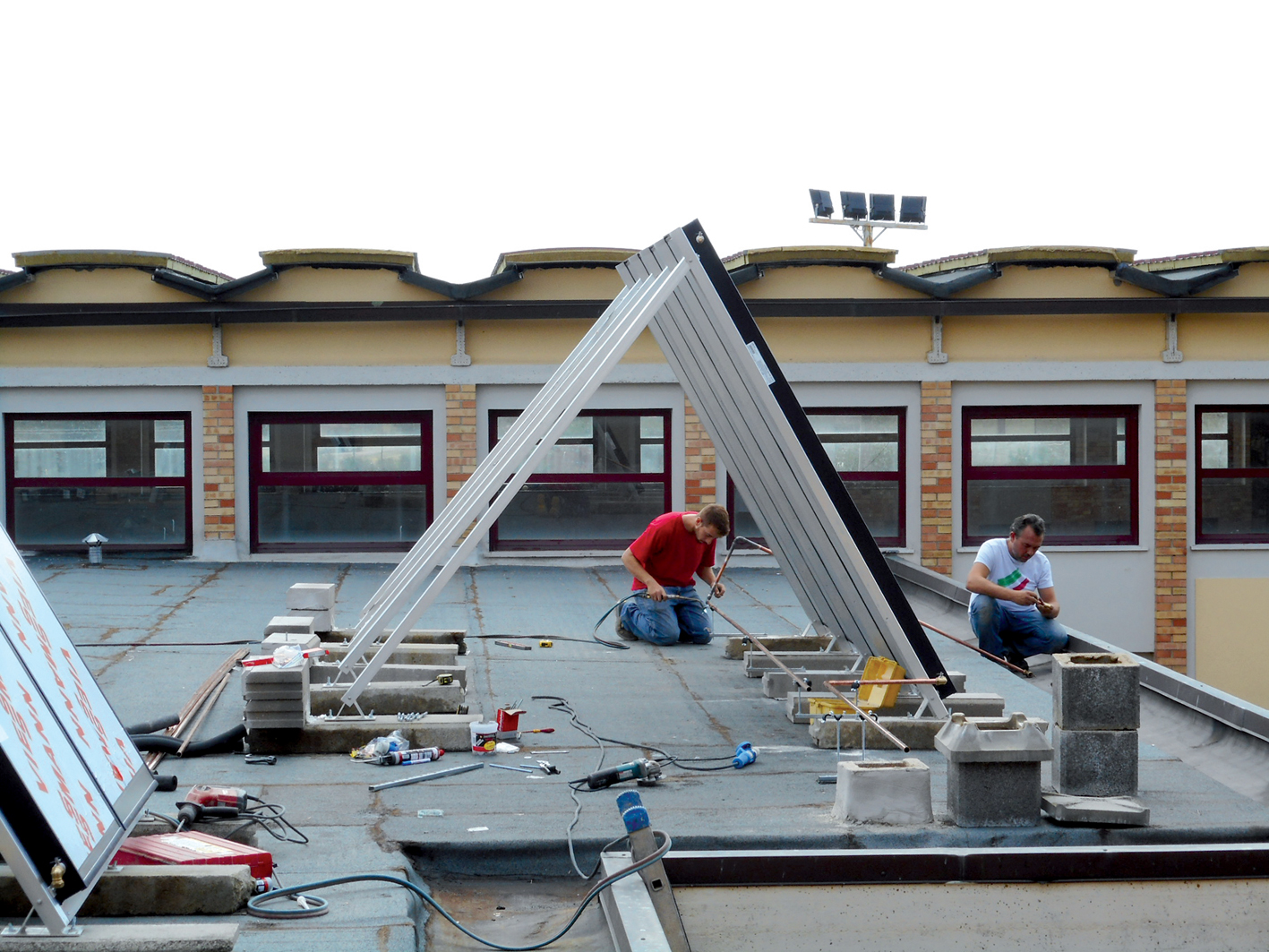 Inaugurazione Scuola Pozzuolo montaggio pannelli solari