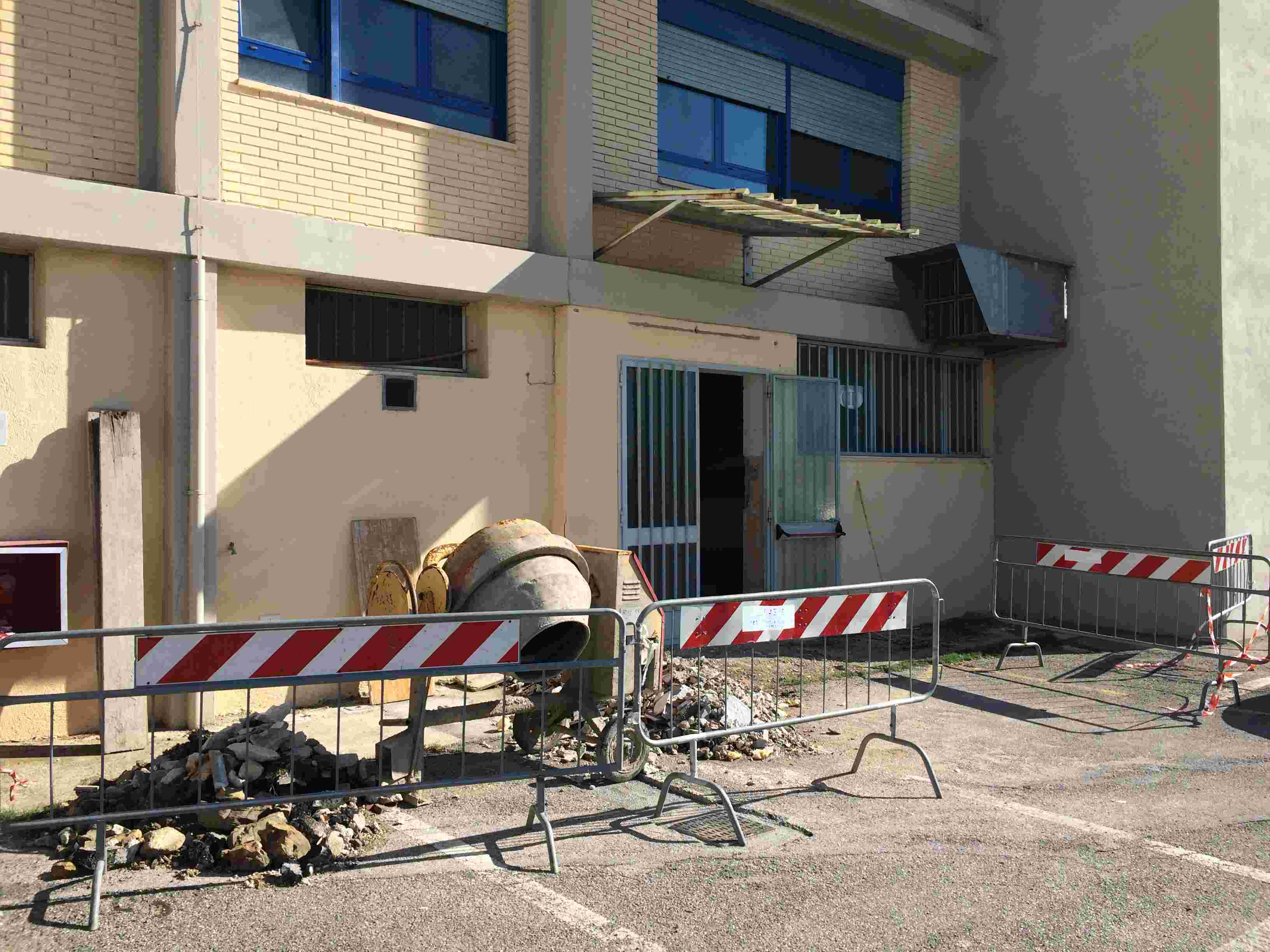 Magione scuola elementare con lavori per nuovi uffici amministrativi