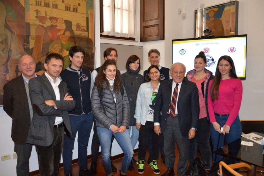 Relatori e studentesse che partecipano al progetto