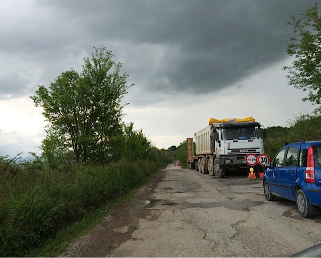 Romazzano Todi lavori strada comunale