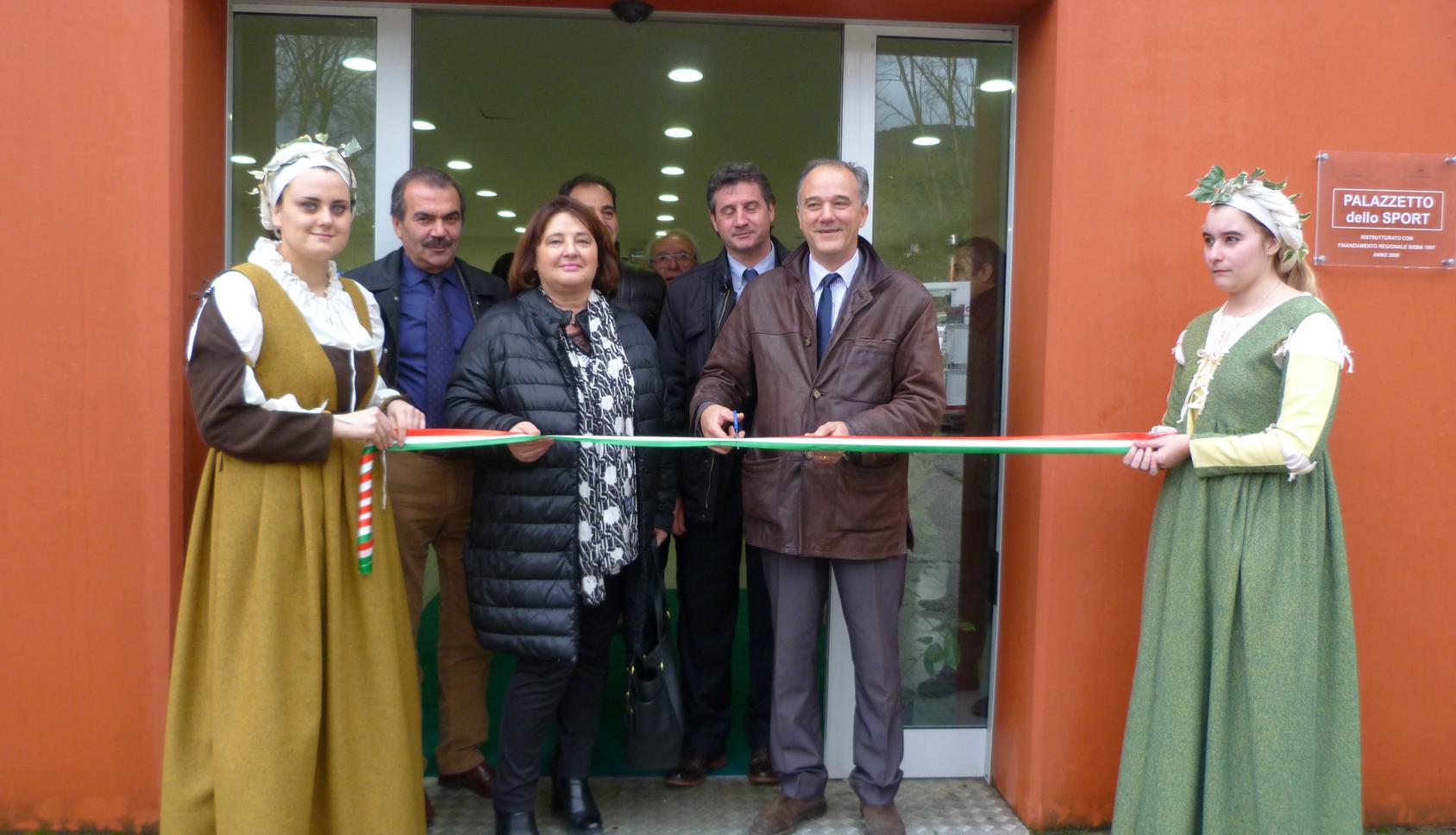 Il taglio del nastro della Mostra mercato di Valtopina