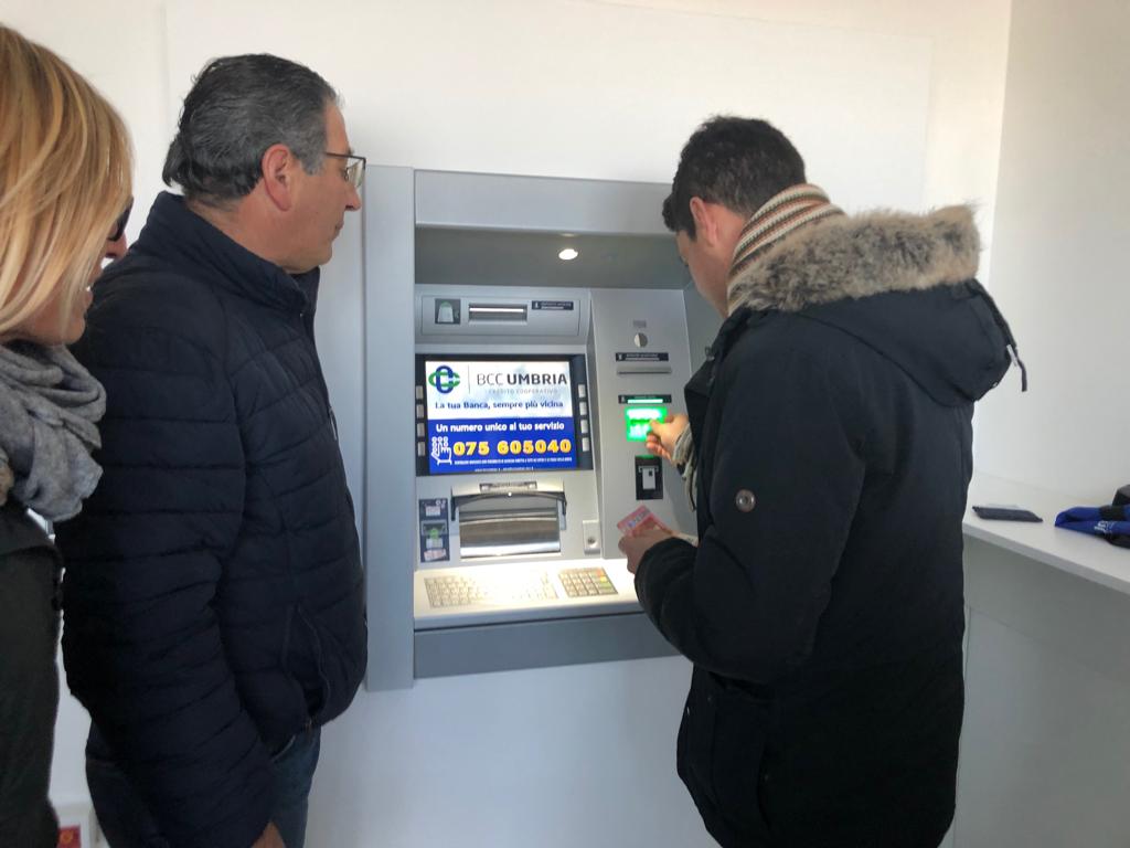 Inaugurazione del bancomat 1