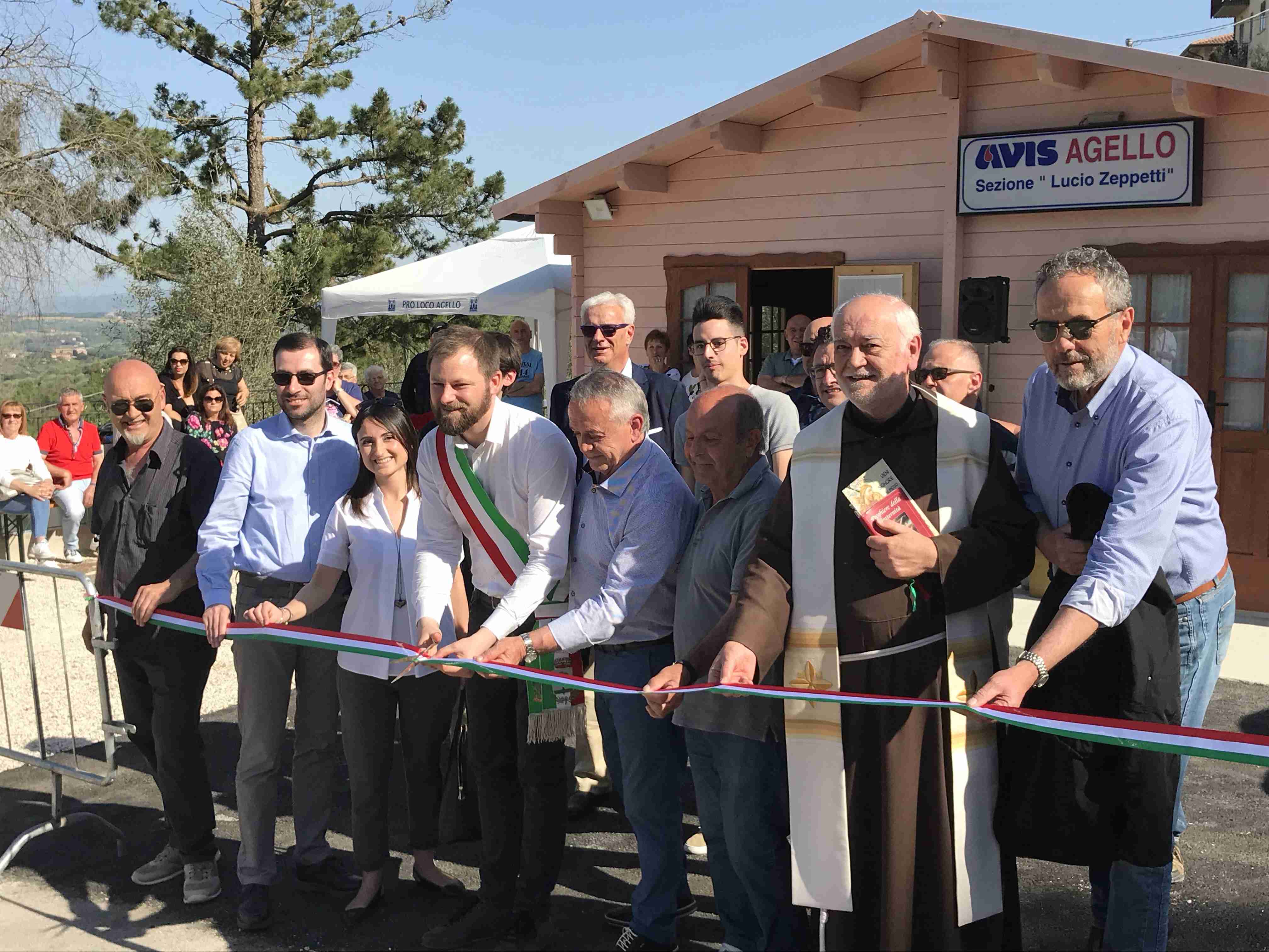 Sede Avis Agello taglio nastro