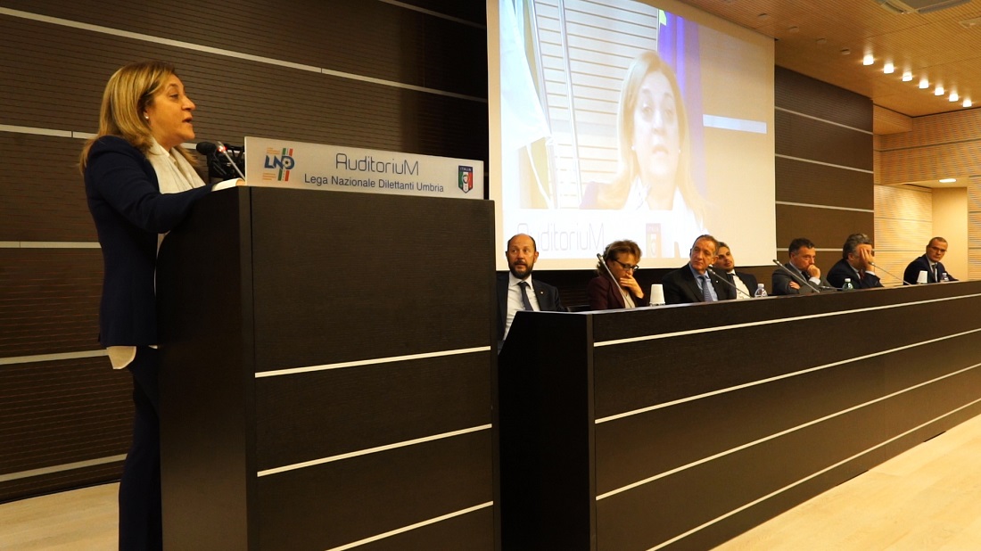 Un momento del convegno. Sul podio Catiuscia Marini