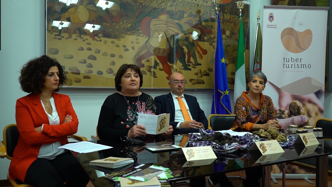 da sx Elisa Ioni Fernanda Cecchini Mirko Ceci Antonella Brancadoro