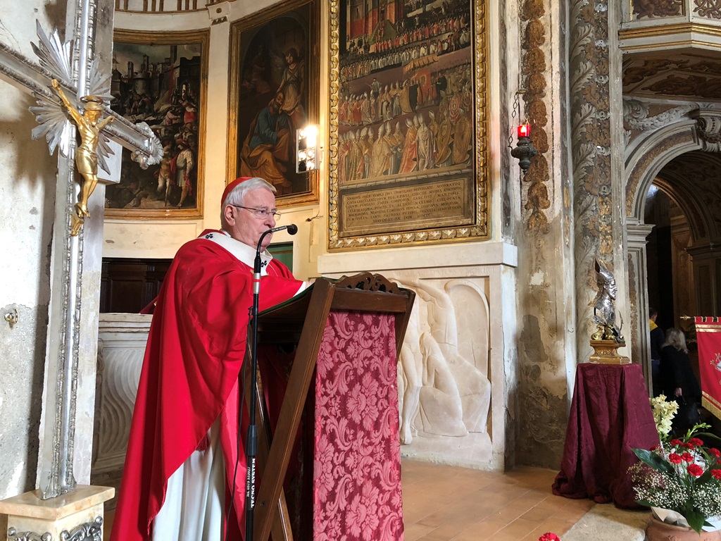foto card bassetti mentre pronuncia lomelia in sant ercolano