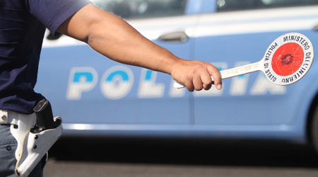 polizia paletta controllo 
