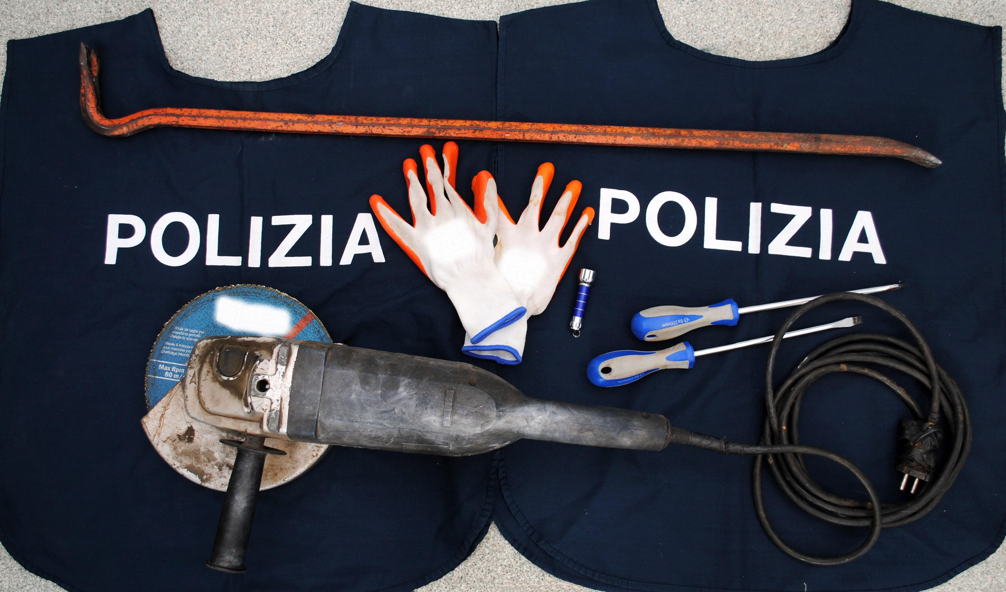 2019 12 21 foto materiale repertato1