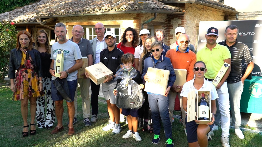 I premiati con istituzioni e dirigenza Satiri Auto