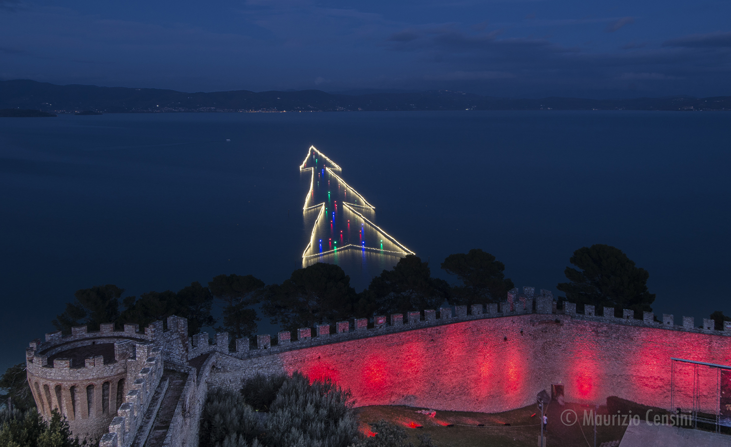Luci sul Trasimeno Albero foto Maurizio Censini