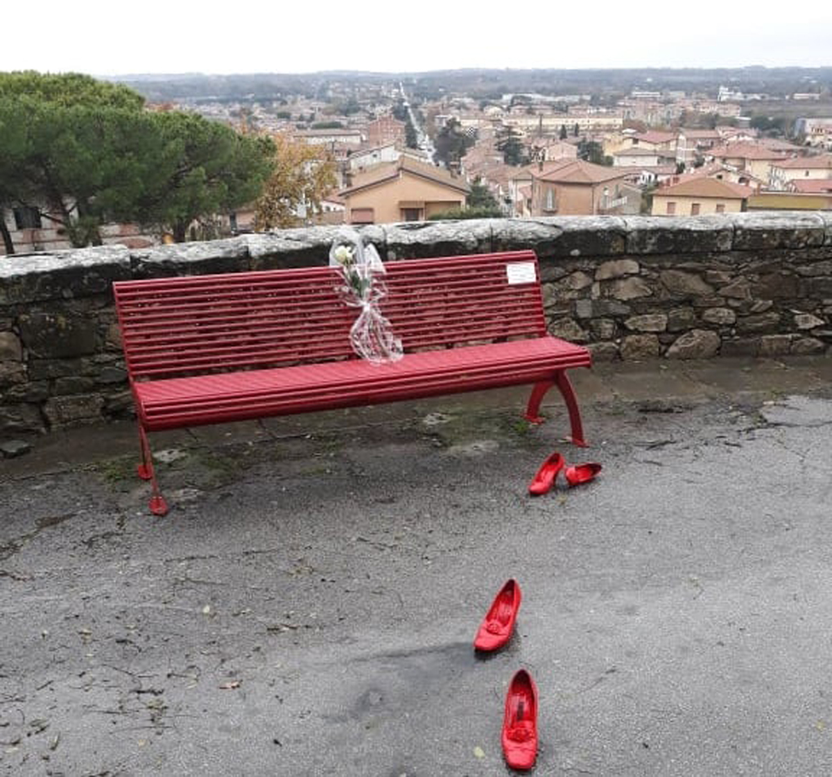 Panchina Rossa a Castiglione 1
