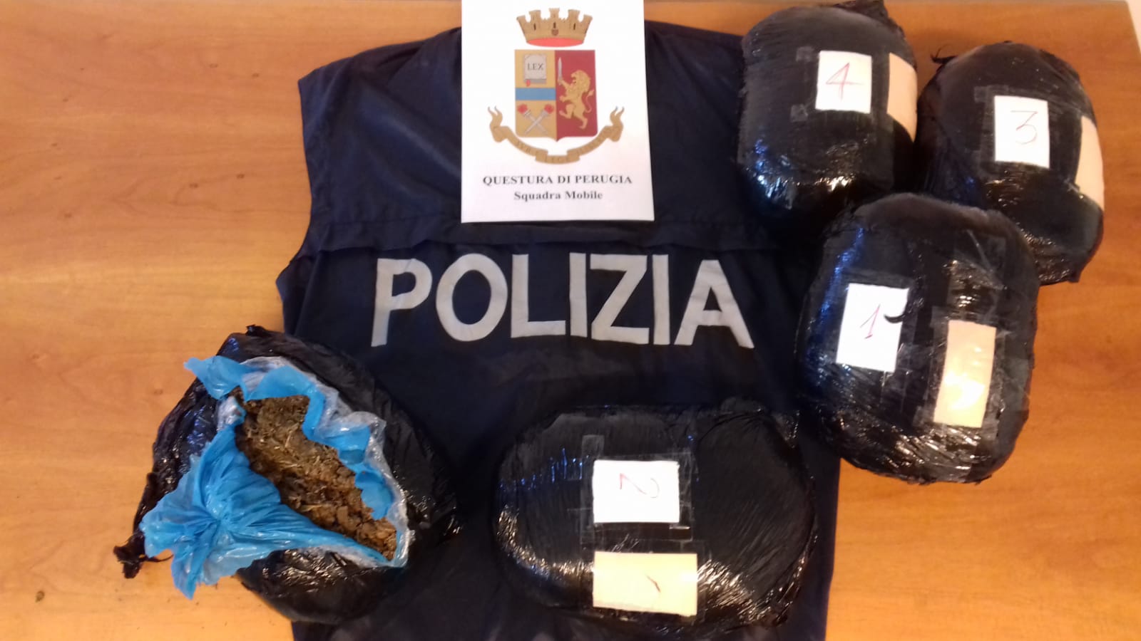 Sequestro stupefacente foto 2