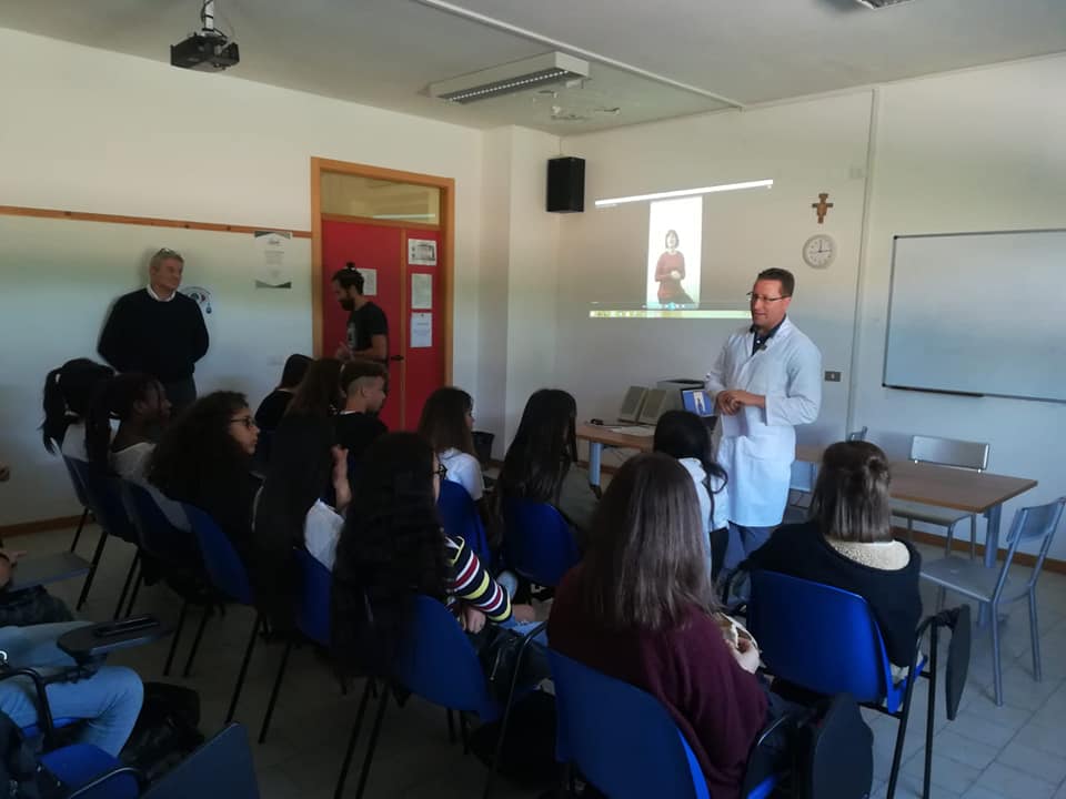 Un calcio al fumo educational