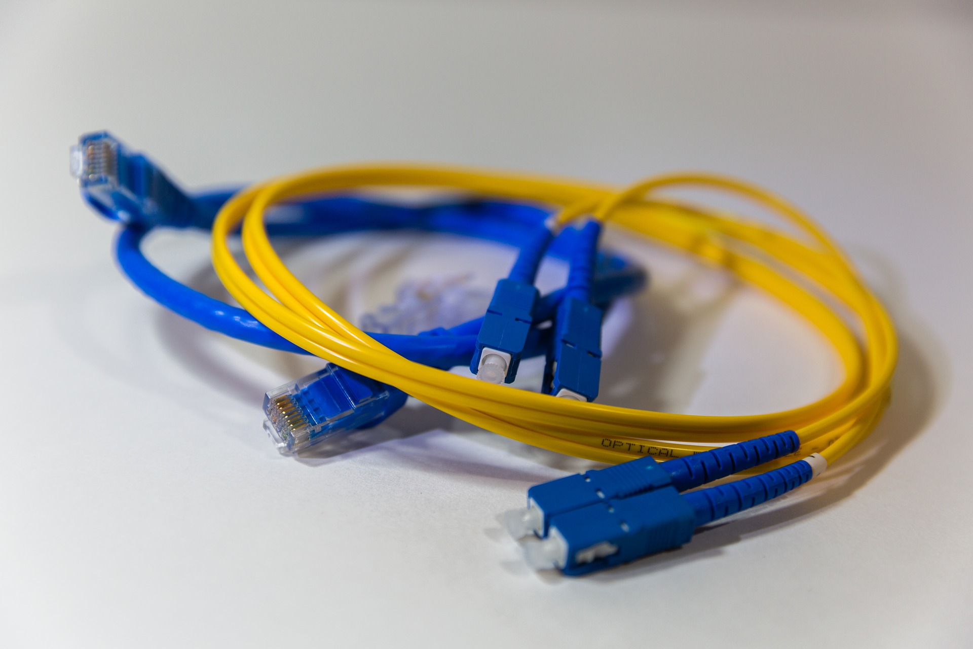 fiber optics 2633604 1920