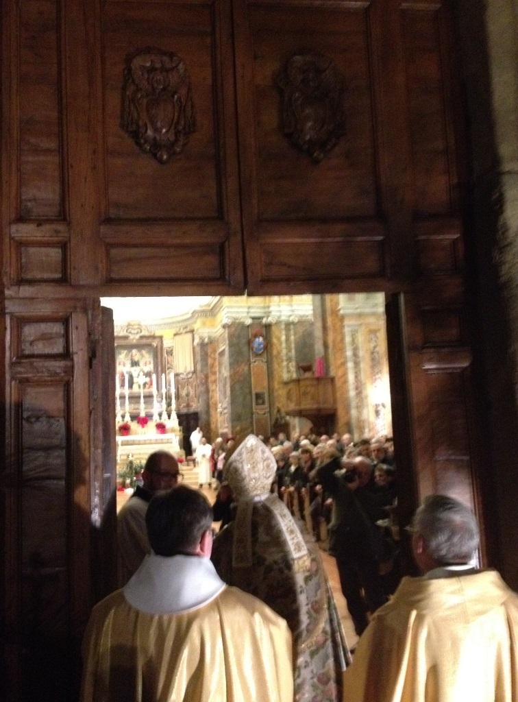 foto 2 apertura porta santa concattedrale di città della pieve
