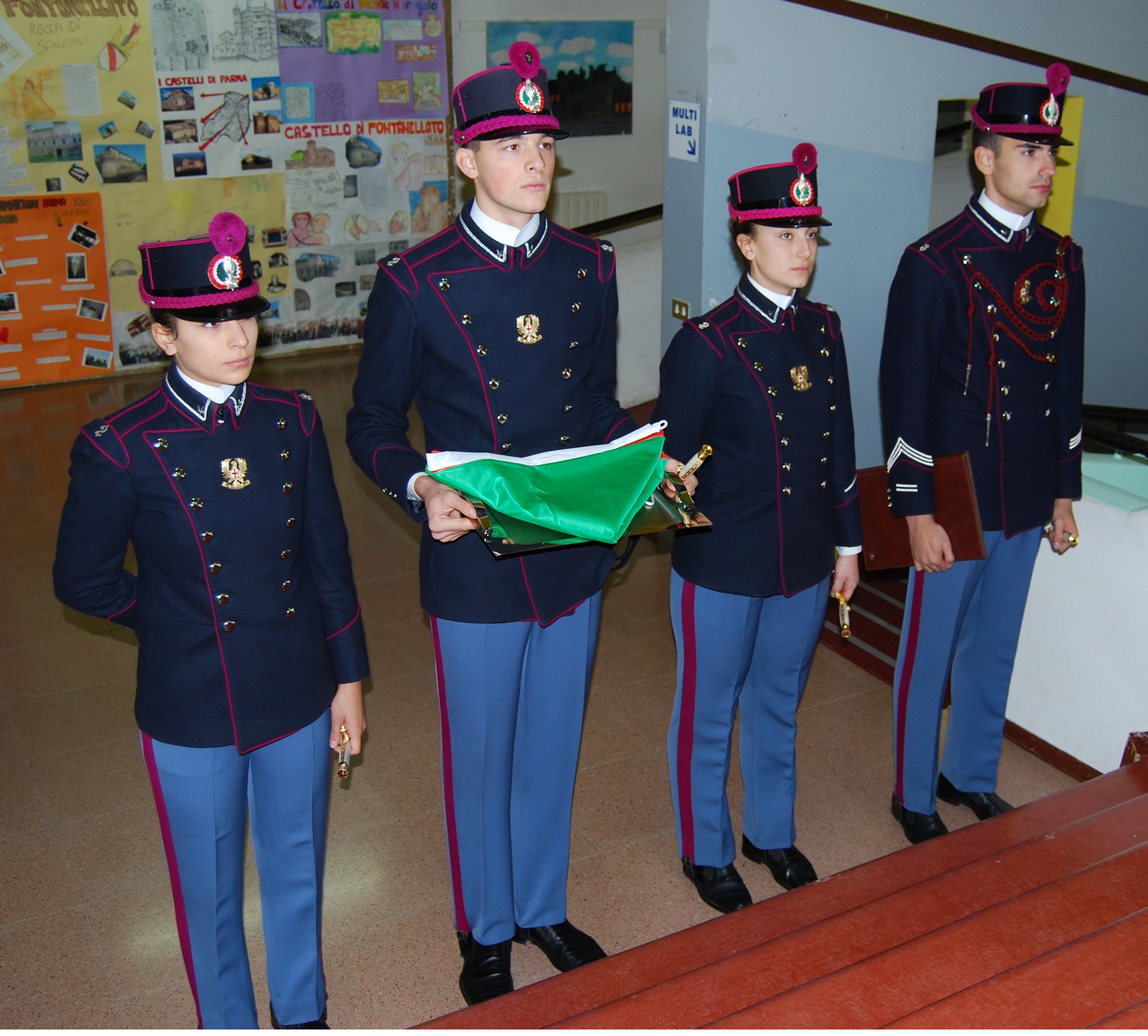 Foto 1 Lla rappresentativa degli allievi della Scuoal MIlitare Teuliè di Milano