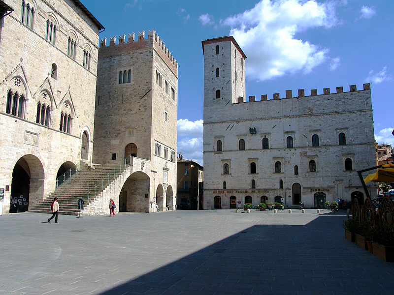 Todi piazza