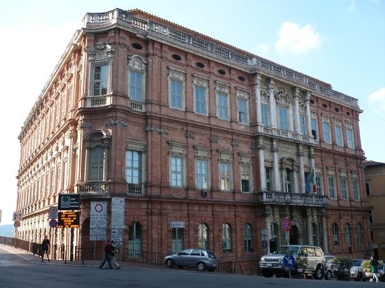 university for foreigners