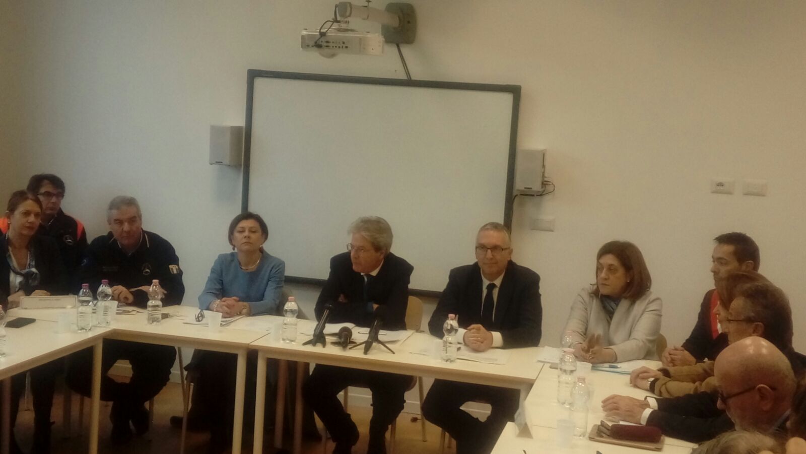 riunione gentiloni 1