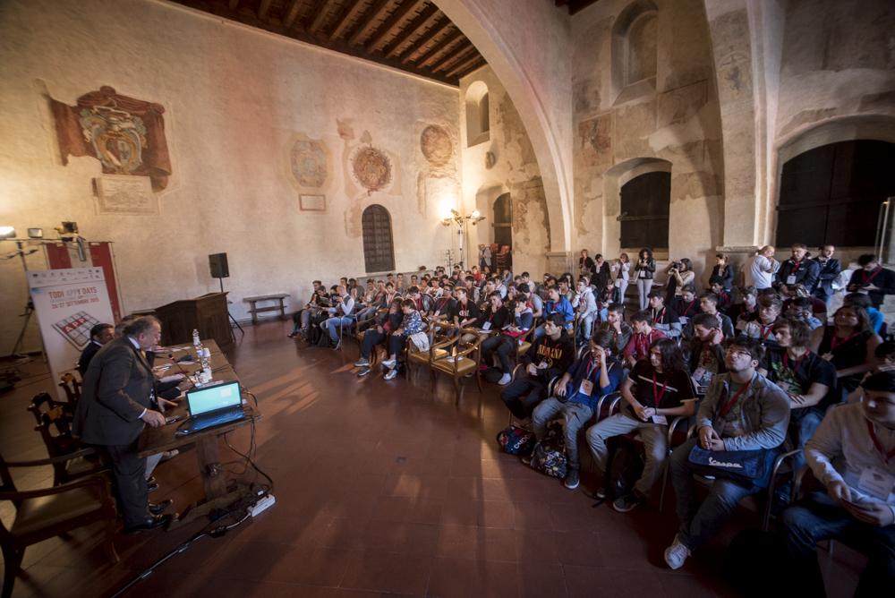 i saluti delle istituzioni