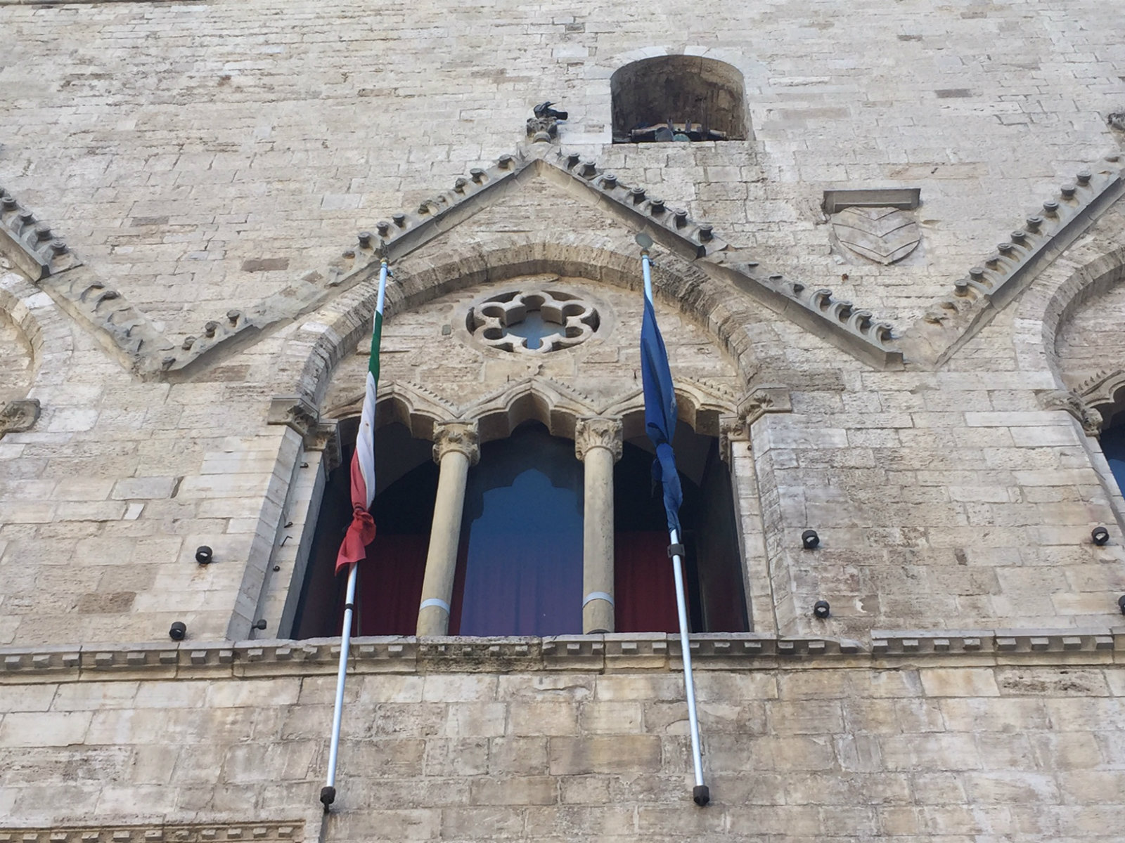 Bandiere mezzasta Palazzi Comunali Todi Lutto nazionale 27082016