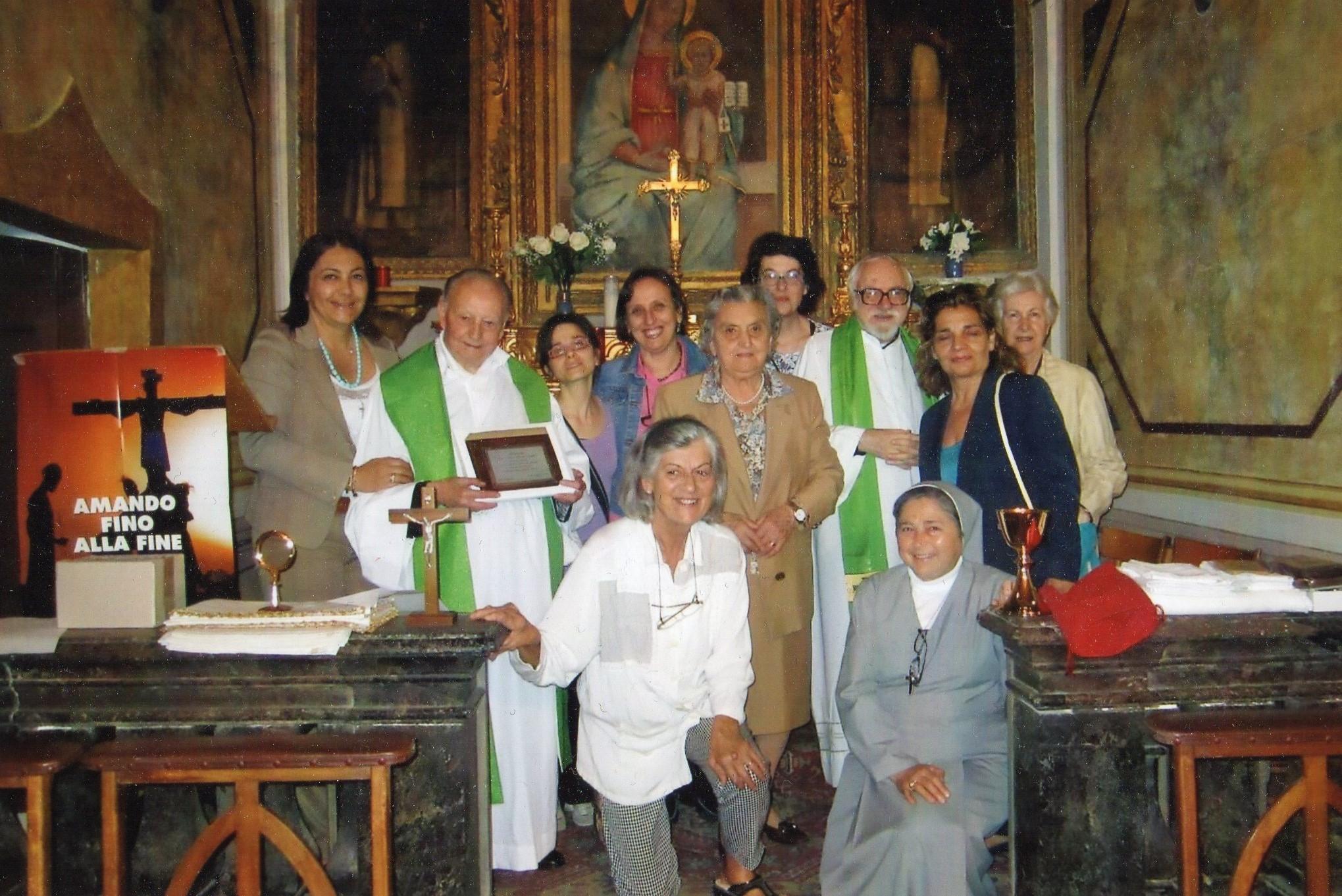 mons. antero alunni gradini il sacerdote a sinistra