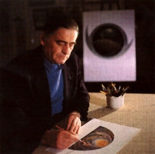 mons. nello palloni al suo tavolo di artista