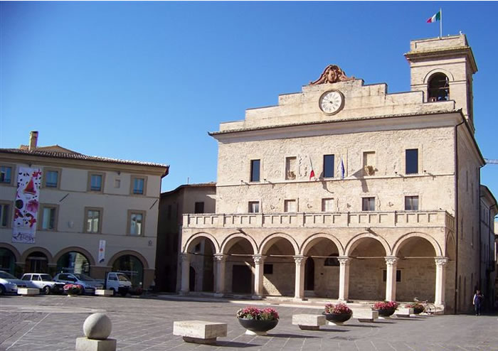 montefalco piazza