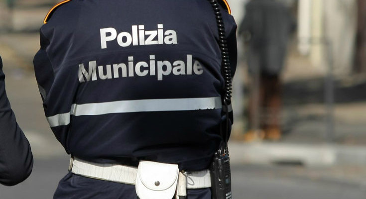 polizia municipale vigili urbani 735x400