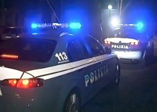 polizia volante durante la notte