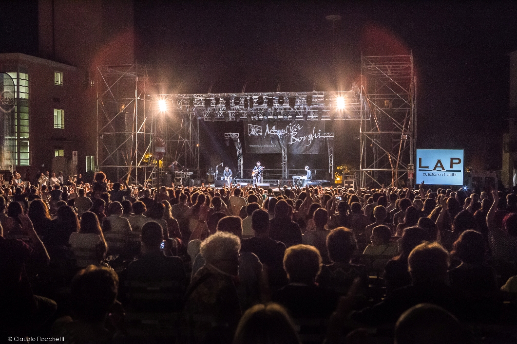 serata Tiromancino con pubblico