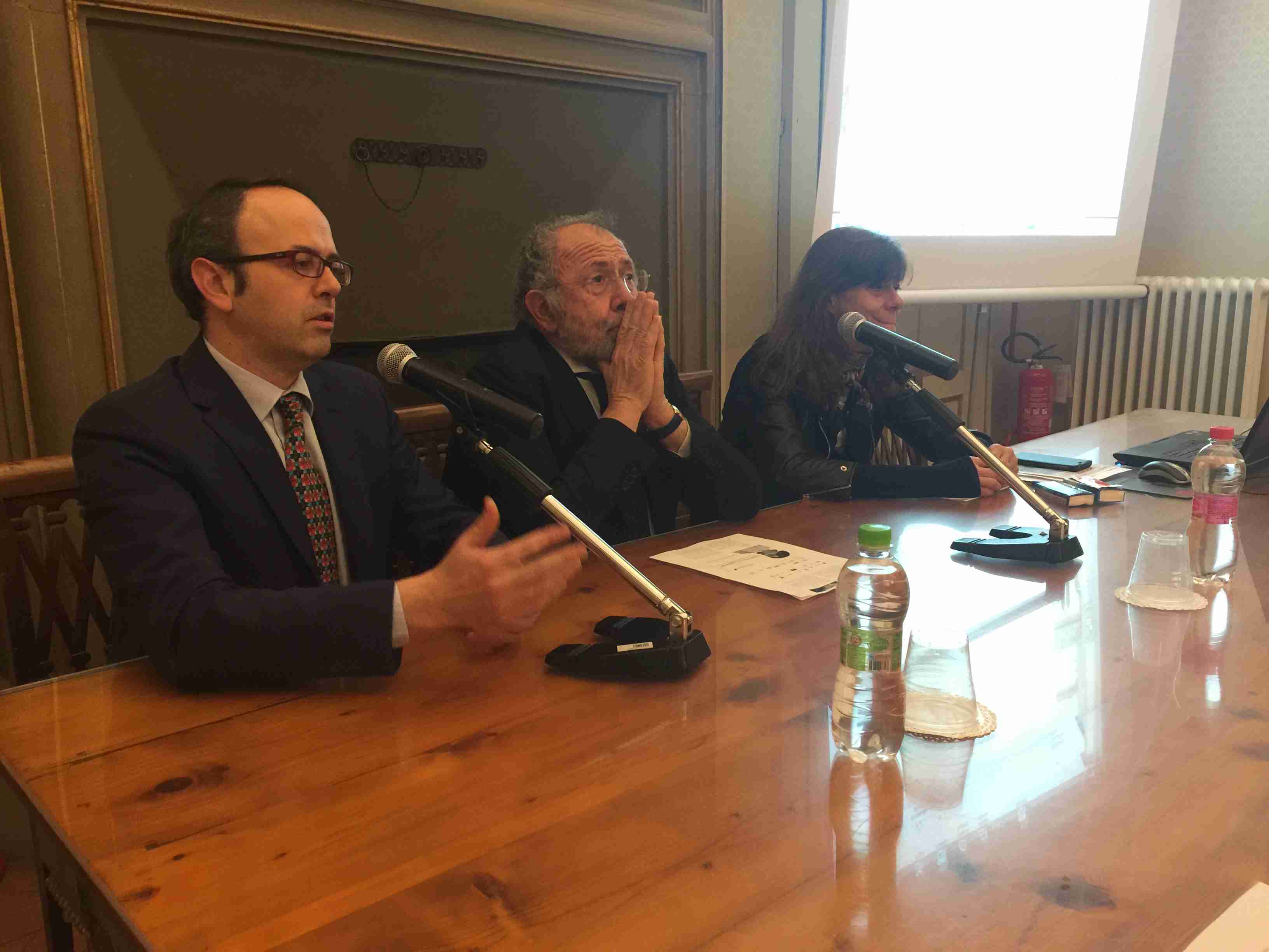 tavolo convegno Frezzi